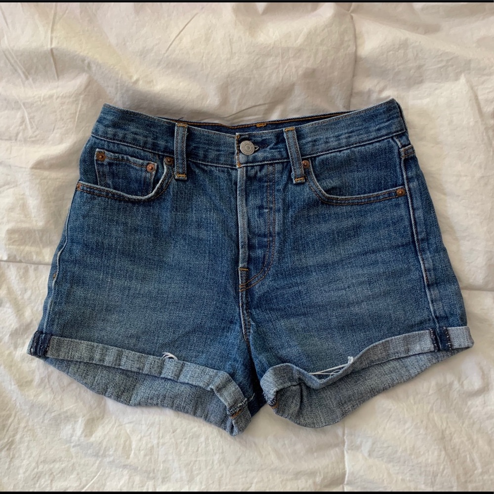 Levi’s highwaisted denim shorts